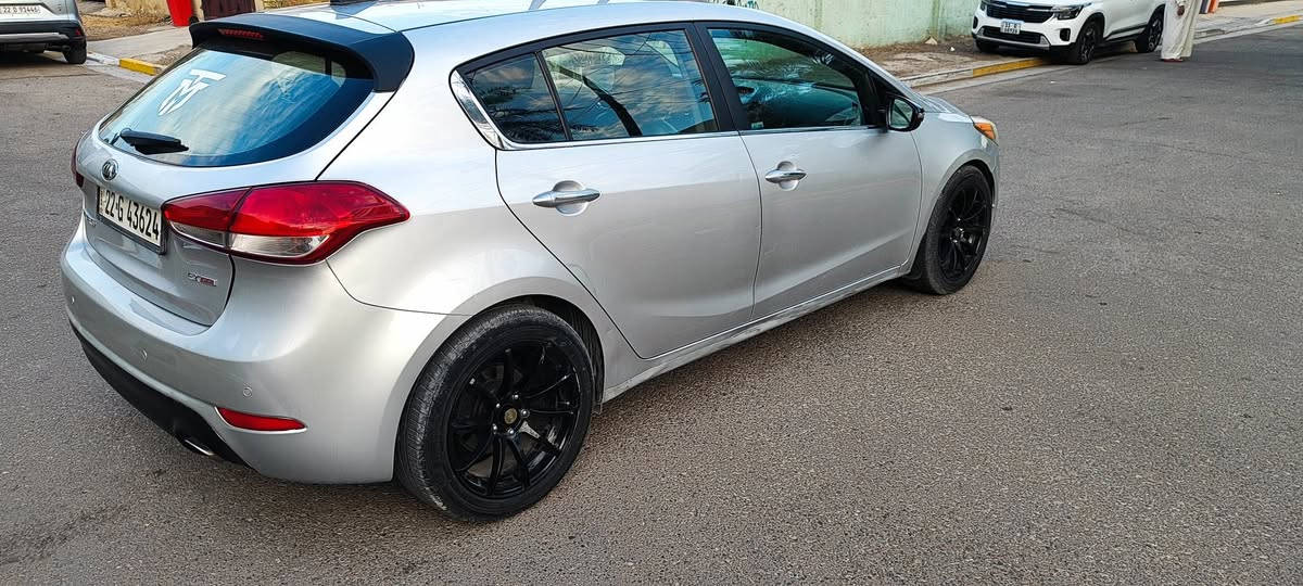 سلام عليكم . 

#كيا#فورتي هاج باك EX 2015 وارد امريكي
حادث جاملغ يمنه بدون دواخل بدل نفس لون سياره بدون صبغ
كامل موصفات
✅سلايت
✅كراسي كهرباء ذاكره
✅كراسي تدفئه تبريد
✅تحكمات ستيرن
✅كامره دواره
✅حساسات
✅دبل كير
✅سياره جاهزه عليهه منضومه غاز محرك ٢٠٠٠
سعر 97 ورقه
مكان بغداد
***********
