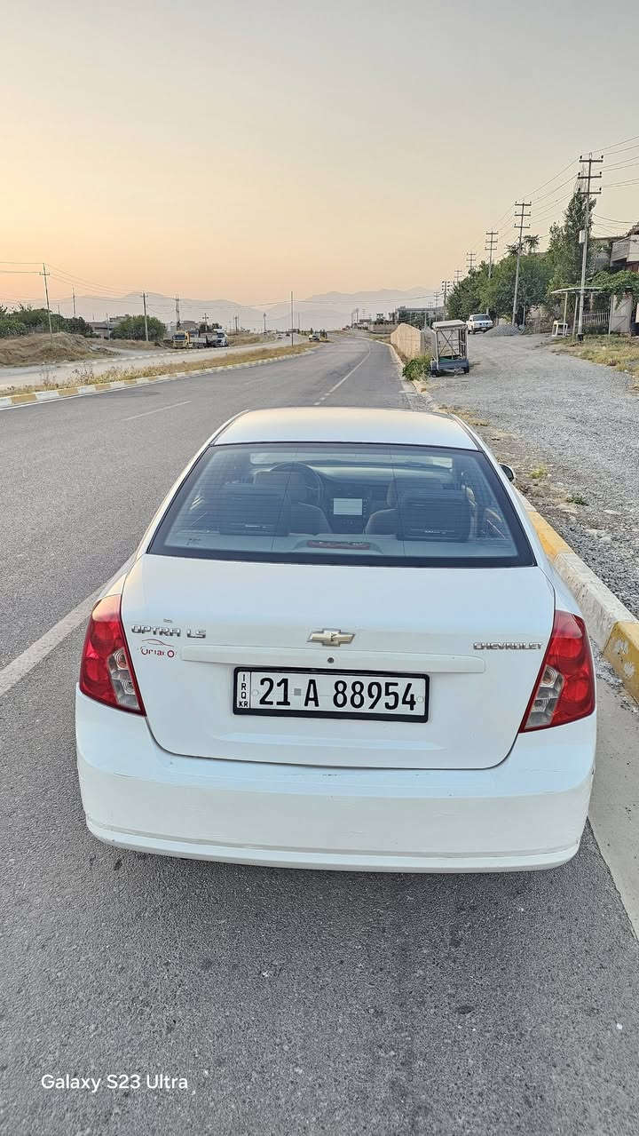ئۆپترا ٢٠١٠

ڕەنگی سپی
گێڕ ئۆتۆماتیک
جام کارەبای
بێ دەعم و ناوگرتن.

تەنها ٢پەڵەی بە ئەندادەی بستێک هەیە و بستێکیشی ساردە کوتە.

خوا بیکات بە نسیبی هەمووتان نرخی ٧٣گەڵایە و کەمێ مەجالیشی تێدایە.
پەیوەندەی بکەن  /  ***********
