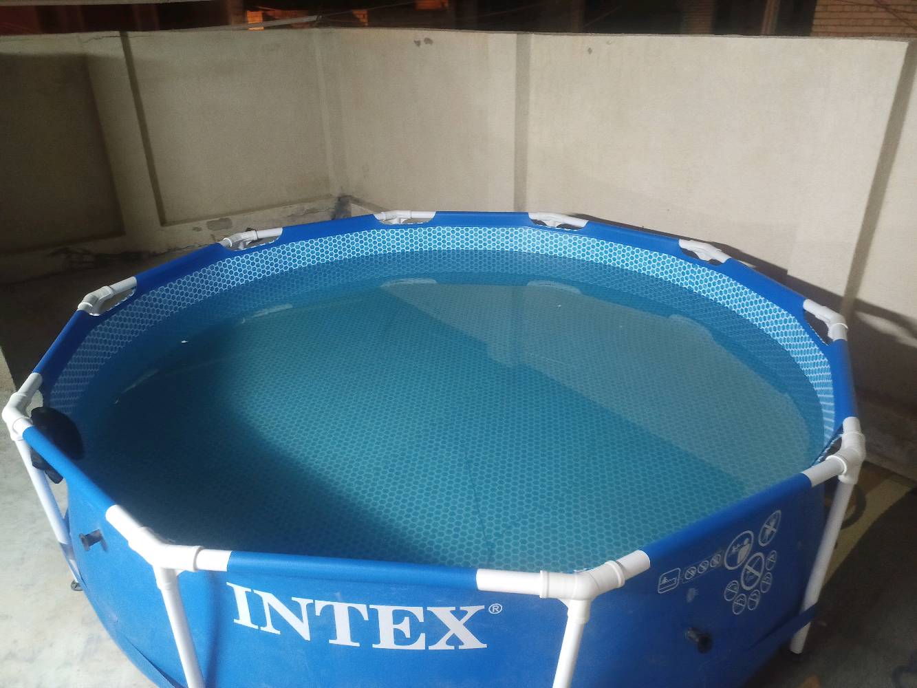مسبح Intex أصلي الحجم الكبير (قطر 305 سم، ارتفاع 76 سم). المسبح نظيف وشغال وما بيه أي نقص بالحديد، وجاهز للاستخدام والمعاينة.
​السعر: 90,000 دينار (قابل للتفاوض البسيط جداً للجادين).
​المكان: بغداد العبيدي حي الرئاسة 
​للتواصل والاستفسار مراعاة وقت الاتصال أو مراسلة الواتساب ***********