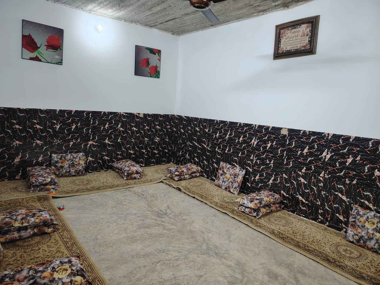 السلام عليكم
بيت للبيع العلم حي الزيتون مساحه الارض 300م
مساحه البناء 145م
متكون من غرفتين 4*4////5*4
مع صاله 8*4م ربعه 6*4 مطبخ حار وبارد
مع مجمع صحيات  للستفسار الاتصال ع الرقم

***********
السعر 32 اتصل وتدلل

