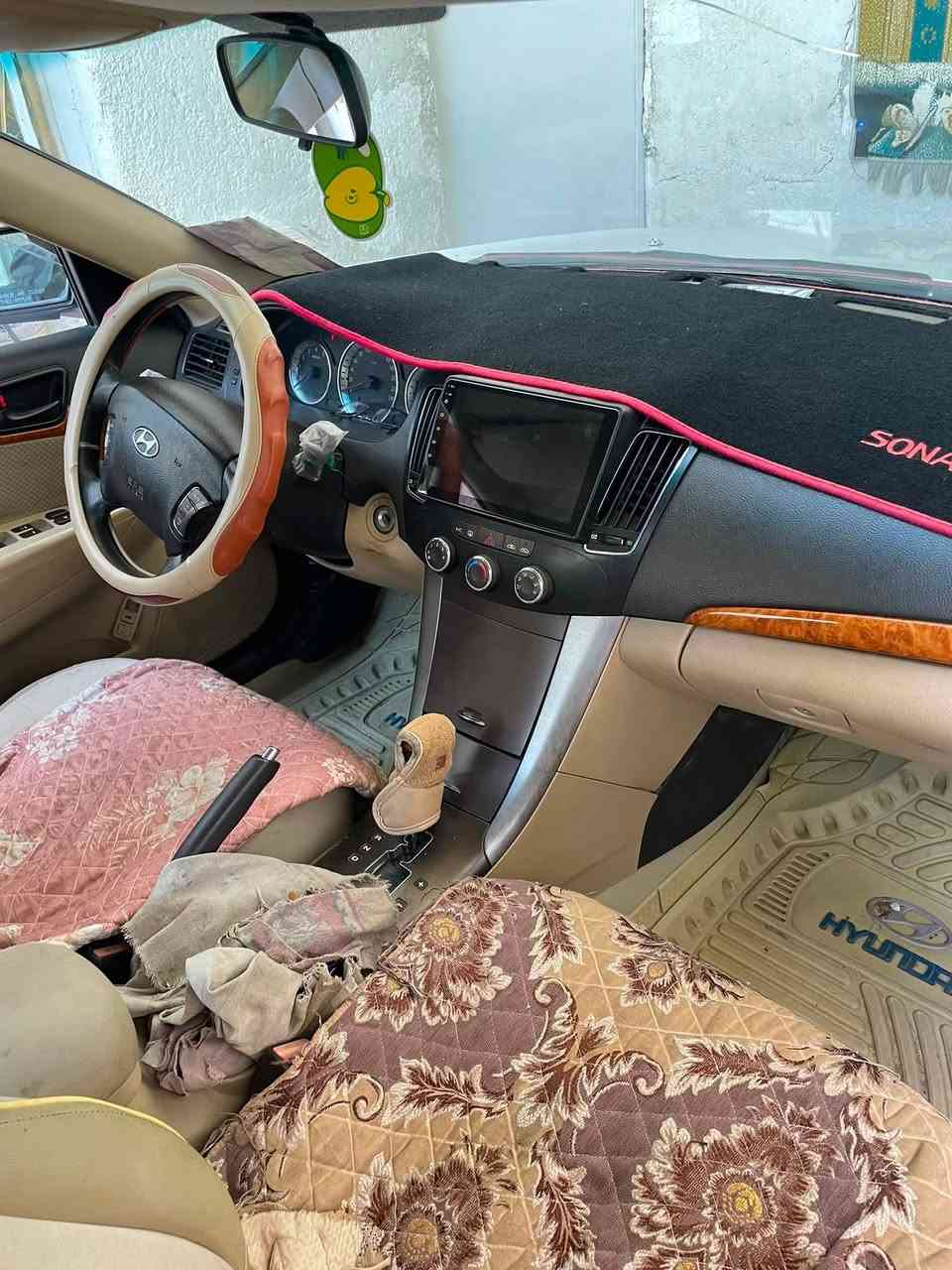 السلامً عليكم سوناتا البيع مديل 11رقم بغداد جديد سياره كفاله ماعد بس جاملغ   مكينه 2400 بسمي سياره ***********
