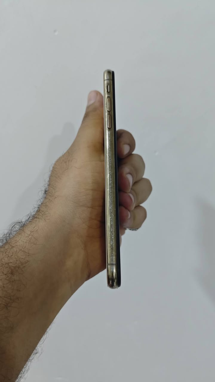 ايفون X max
ايفون اكس ماكس ذاكرة ٥١٢ نضافه الجهاز مثل ما موضح بالصور مبدل بطاريه اصليه فقط نسبتها ١٠٠ فيس ايدي شغاف  مكفول من اي خلل السعر ٢٠٠ او مراوس حسب الرغبه عنواني شط العرب ***********
