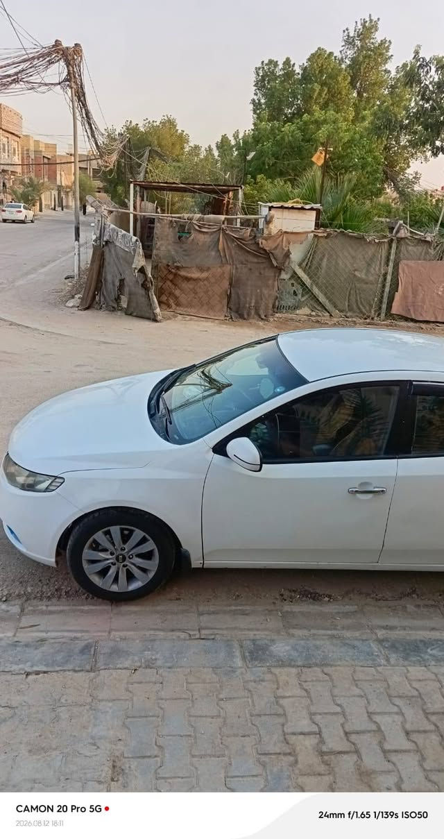 سيارتو موديل 11 بصمه
84 وبيه مجال 
بيه جاملغ صوب سدر 
وارد بالباب الوره 

***********
