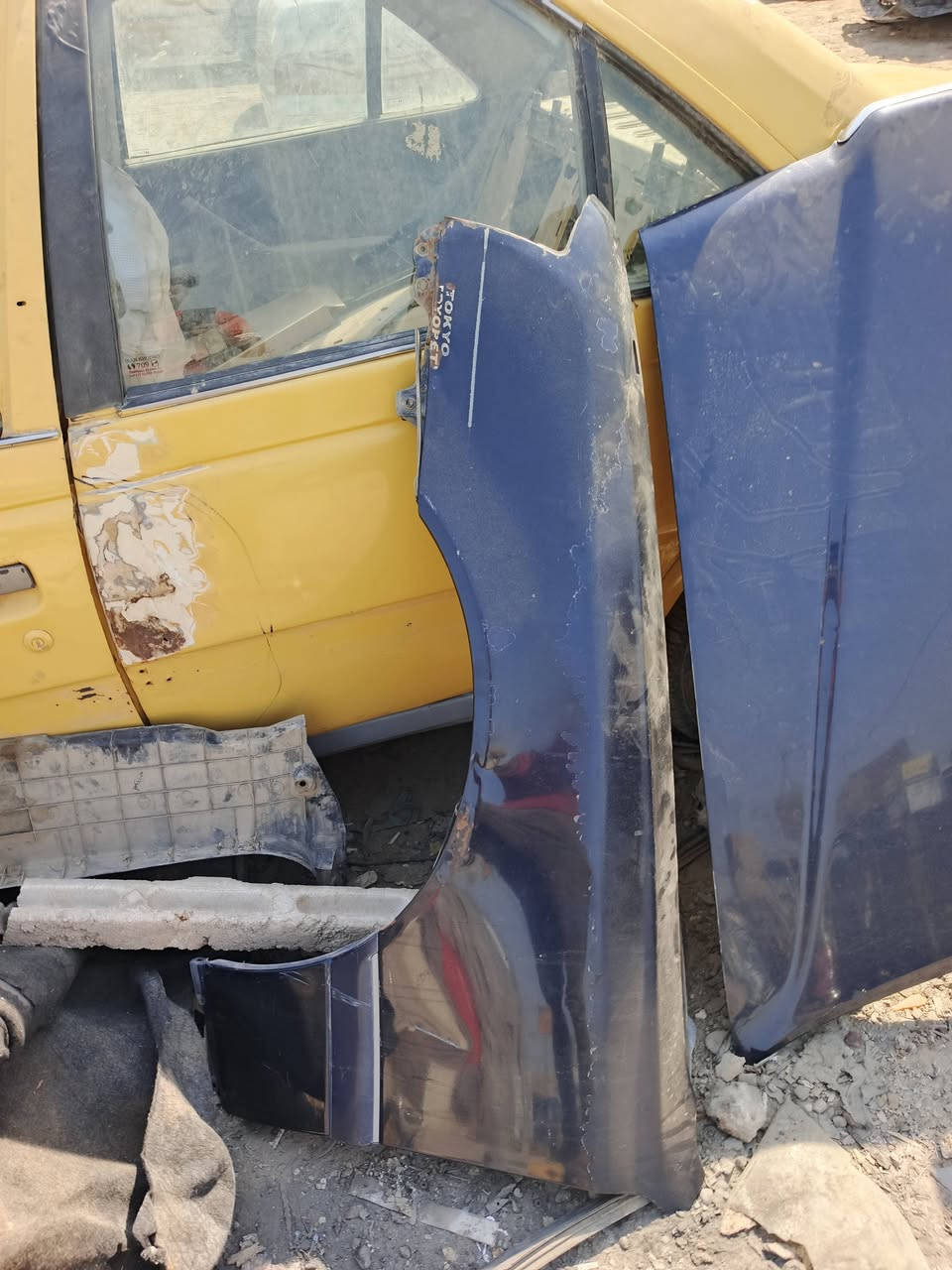 السلام عليكم فره فلات حبريه ب٢٠٠ الف نهايته مكانة نجف هي وبطاينه بدون صندوك ***********
