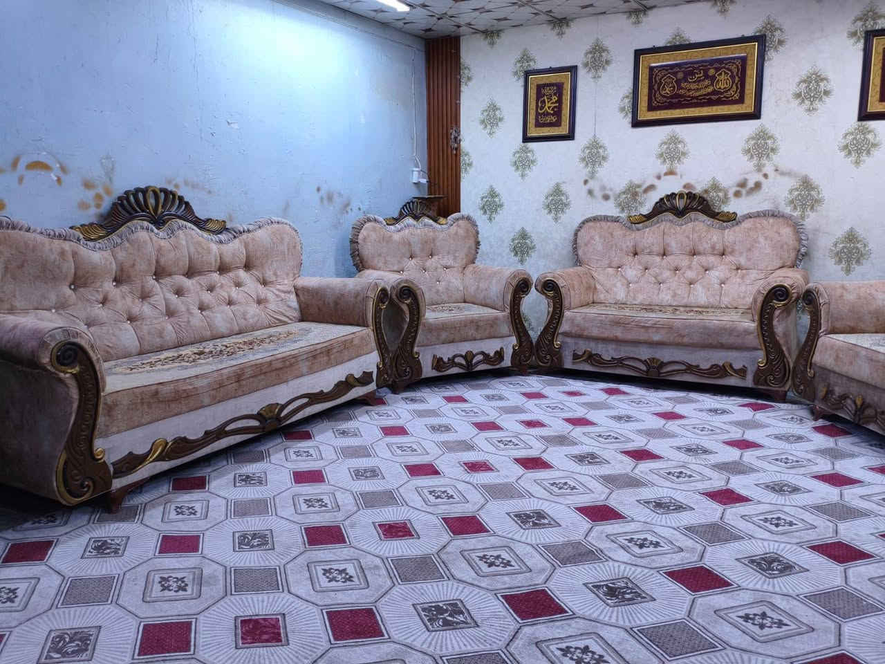كنب • لا تفاصيل