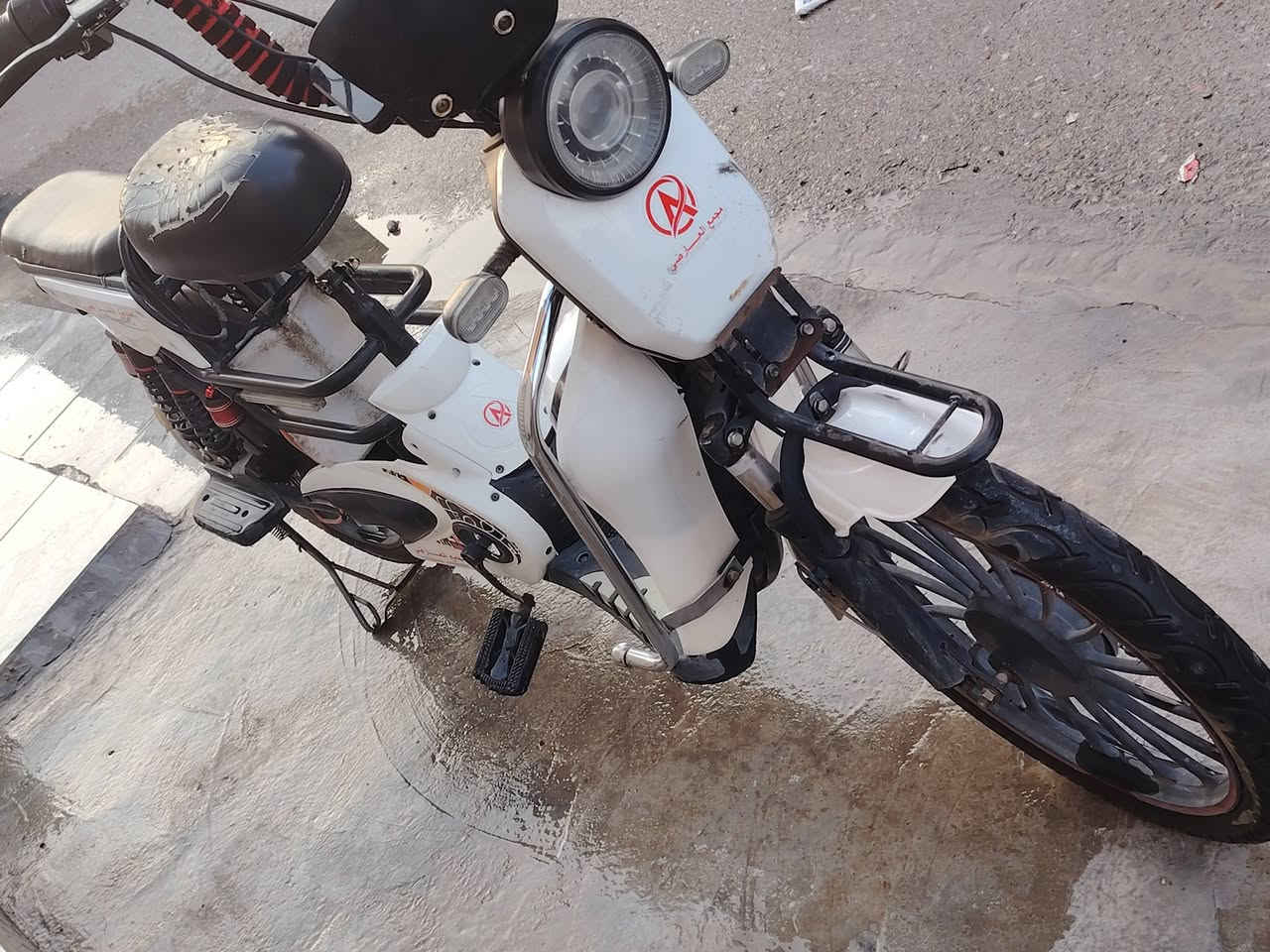 السلام عليكم
دراجه شحن شغاله فقط بدون بطاريات جيب وياك بطاريات وفحص كلها تشتغل كهربائيان ع فحص سعر 100 الف
***********
