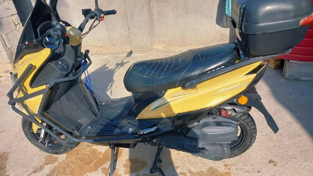 اخوان السلام عليكم دراجه اوتوماتيك سترونج للبيع مقفوله شرط الفحص والسعر خاص وراح اخليه رقم تليفوني***********
