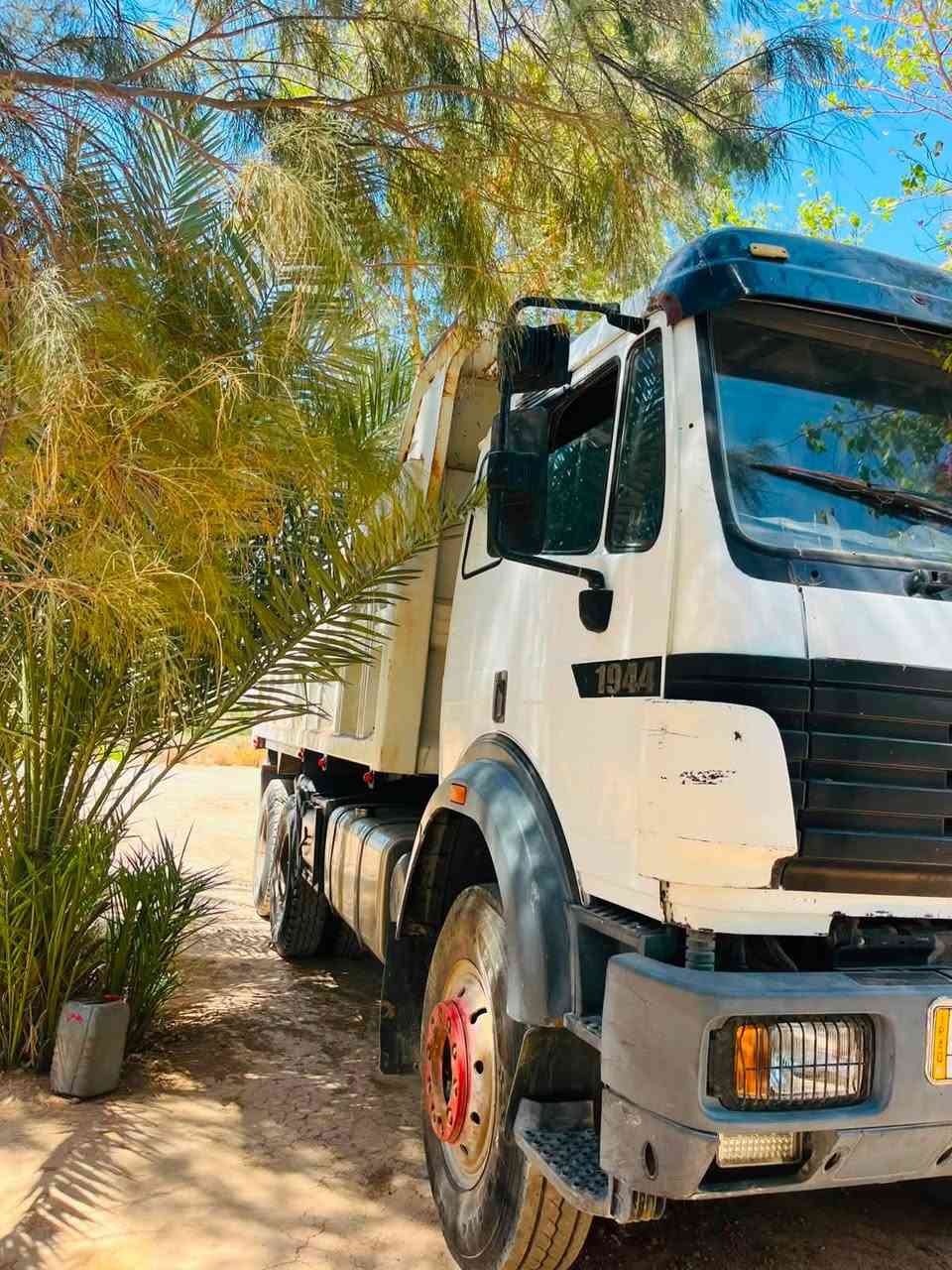 سلام عليكم سياره للبيع كروتي مديل 97 مكينه 44 ام الحيه السوده لا تنقص ولا بخار مجموعه جيئف ساره كفاله عامه شاصي سنكل مكان بابل لاتصال ***********
