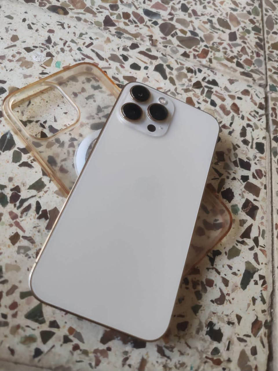 آيفون 13 برو ماكس • ١٢٨ • بطارية ٨٤
