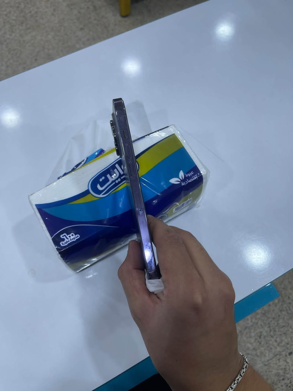 للبيع 14نضيف كلش شخط ما بي الجهاز مال بيت نضيف بس الضهر مبدل اصلي  هاذ رقمي و خابر ***********السعر850و بي مجال
