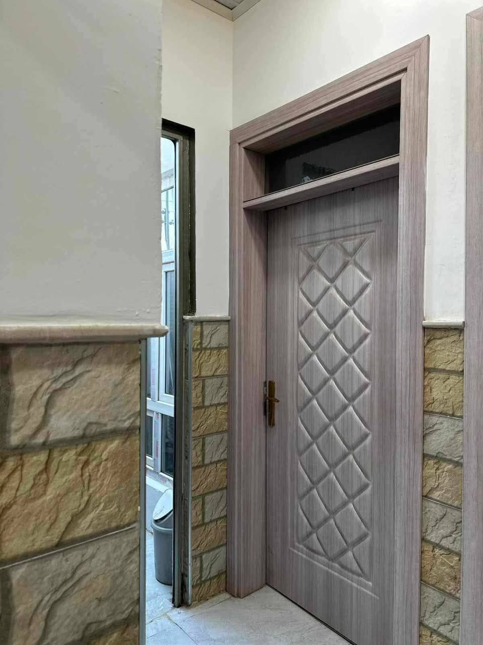🏡دار  للبيع  التعليم العالي جمعية تربيه رابعه 
💎على شارع بعرض /15/متر موقع مميز جدأ
🏠 المواصفات: 2غرف نوم هول ستقبال مطبخ صحيات 
📐 المساحة: 150م² واجهة7/5
🏢 الطابق بناء فول  ملاحضه دار مطلوب الجمعية 21 مليون طلب ينزل من سعر كلي 💵
☀️ الاتجاه: غروب 
📜 الملكية: وصل جمعية تربيه 
⭐ فرصة مميزة للسكن 

📞 للاستفسار والتواصل المباشر:
مكتب عين الوطن  للعقارات 
📱***********
📱***********

🔑 سايدين التعليم العالي مكتب عين الوطن
