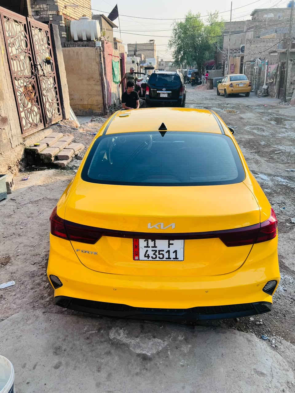 سلام عليكم اقرأ التفاصيل قبل لا تخابرني خاص ما اجاوب 
كيا فورتي موديل 23 امريكي نص فول عليها ادامة كاملة 
صدر امامي  مبدلة جديد 
تخم تاير جديد 
تخم بلكات جديد 
تخم نوزلات عليه ادمة وجديد 
تخم دسكات خلفي جديد منضومة التبريد شادها جديد 
مدوشمة جلد وسفاري 
باتري جديد 
منضومة زنون درجة اولى ام الضمان سعرها 300 دولار 
الله شاهد هاي الادامة مصار الها شهرين مكلفتني بحدود 2 مليون
صبغة درجة اولى وصبغه اولى  

🛑محرك 2000 Doch دوش المرغوب بدون دوانز.
🛑كاميره خلفية دوارة.
🛑رادارات 360 درجة (“.
🛑توقف ذاتي مانع اصطدام.
🛑مانع التصادم الامامي والخلفي.
🛑تحكمات ستيرن 4 جهات فول.
🛑3 وضعيات للعدادات.
🛑ثلاث وضعيات قيادة (ايكو-سبورت-سمارت).
🛑مثبت سرعة ذكي ( التحذير عند مغادرة المسار ).
🛑السيارة نظام الGPS.

🛑نقطة عمياء.
🛑تدفئة بالكشنات الامامية 
🛑كير اوتماتيك وعادي.مسار وقيادة الية 
🛑السياقة على خطوط الشارع في حال الاجتياز تنبهك.
🛑مانع انزلاق نظام التركشن..
.
🛑تدعم نظام الابل كار بلي والاندرويد اوتو بدون كيبل 
🛑يربط التلفون واير ليس و GPS  
🛑السيارة بعد بيها هواي مواصفات.
🛑السيارة شرط  التحويل.
🛑اشاير بلمراية.
🛑رقم بغداد 
🛑السيارة جديدة وجاهزة بدون أي مصرف.
🛑سيارة بدون ملاحظات ولابخصات ولا اي شي..
مكاني  بغداد حي اور قرب علوة الزويني مال البيض 
رجااااااا كلشي ذاكر بالتفصيل وبالفديو السعر 145 اجاوب على الاتصال فقط ***********
علما السيارة دخول بسمي من امريكا لحد الان
