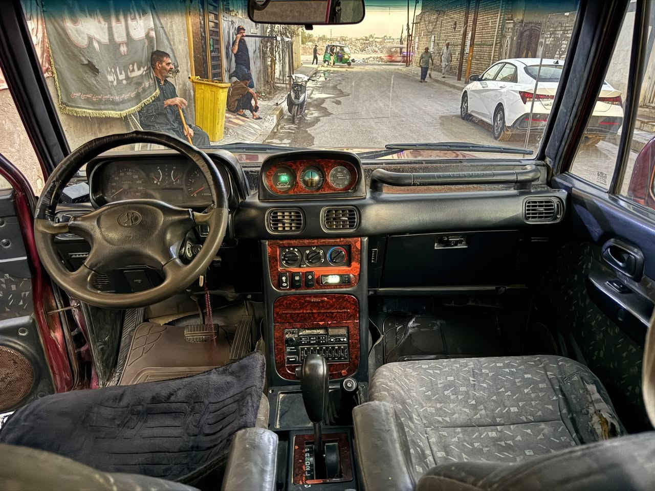 السلام عليكم سياره گالوبر موديل 2000 مكينة 3000
سيارة ابلادية مكفول گير  جديد حاوية ومحرك لا تبخير ولا تنقيص تخم تاير دفع رباعي شغال حدادية جديدة امامي خلفي السنوية منتهية 22 مكاني بغداد الرئاسة 
 السعر  60 وبيهة مجال 
***********
