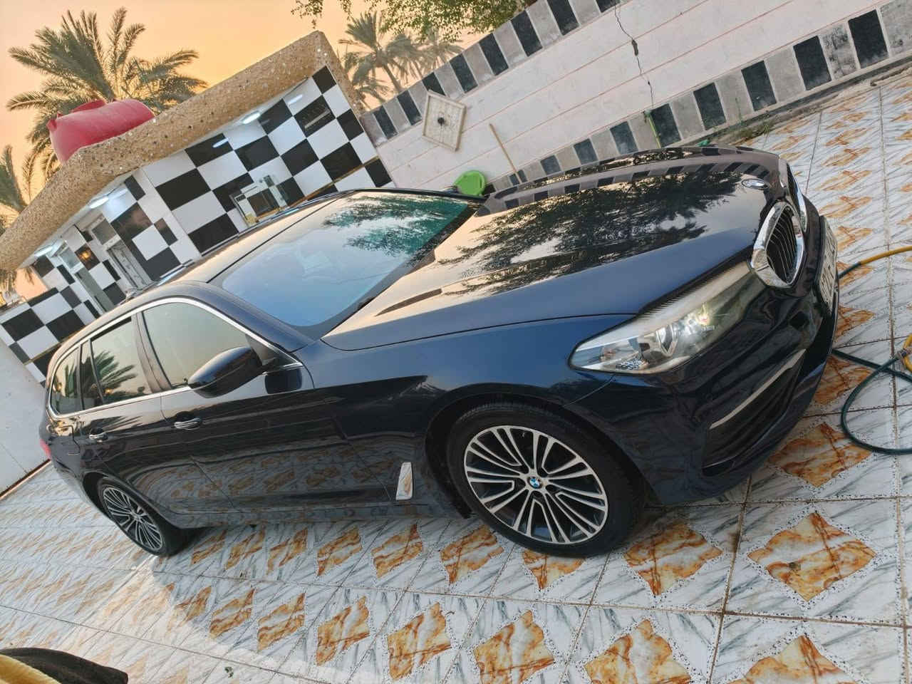 @بي ام 2018 وارد خليجي حجم 520 بانزين سياره فول مواصفات عدل فتحه ثلاث قطع رش بيها بدون ضرب او تبديل سياره ماشيه 70الف كيلو متر سياره جديده وجاهزه بيع فقط بدون مراوس بلاش سعر 108 هاتف ***********
