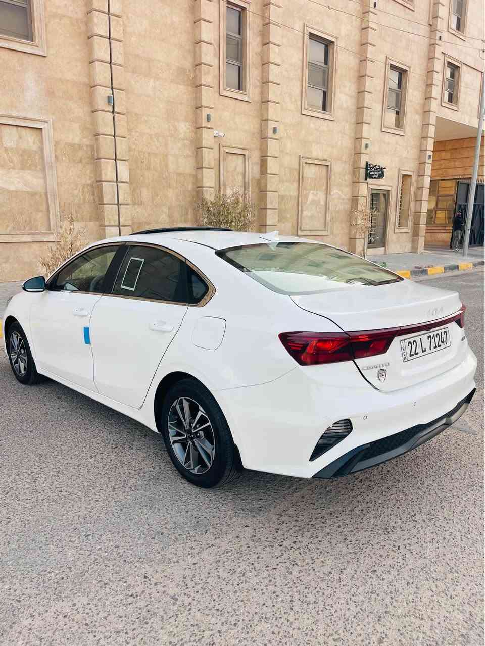 سلام عليكم 
كيا سيراتو ٢٠٢٣ خليجي محرك ٢٠٠٠ فول مواصفات رقم اربيل ماخذها من معرض الاعتماد زيرو وكاله بأسمي سياره كفاله عامه ضربه صبغ تبديل بارد دعاميات فتحه تبريد خلفي شاشه كبيره ويل كب كروم تخم تاير هسه شاده سبير مانازل مري شفط وبقيه المواصفات واضحه بلصور 
مكاني البصره الجبيله قرب مول بصره تايم سكوير 
للاستفسار
***********
او 
‭*********** البصرة, العراق
