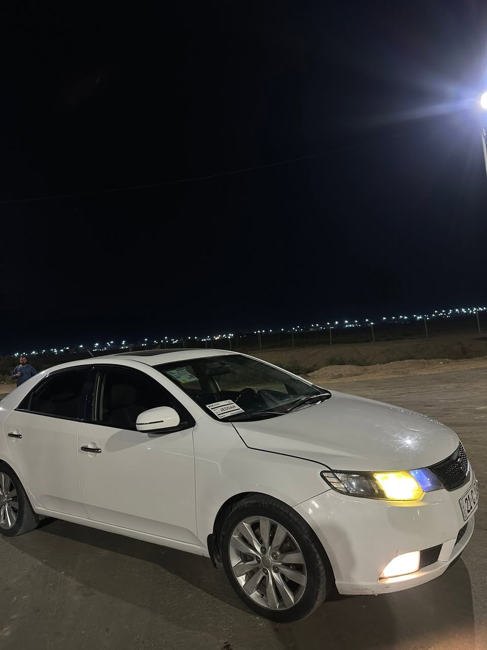 سيراتو موديل2012 السياره بيه باب تبديل وبيه الجاملغ الامامي بارد السياره فتحه بصمه السياره حلوه وجديده حداديه باتري فول السياره وحلوه سعره 100وبيه مجال مكاني ديوانيه ***********
