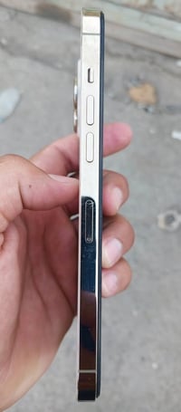 ايفون ١٢ • للبيع