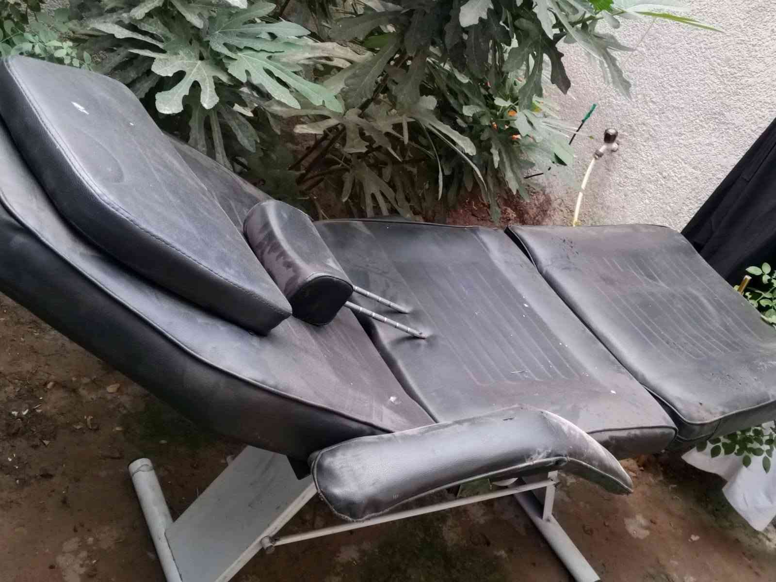 السلام عليكم 
صالون نسائي كامل مع الاجهزه 
***********
