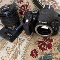 نيكون 5300D • عدسة 18-55 • شاشة قلاب