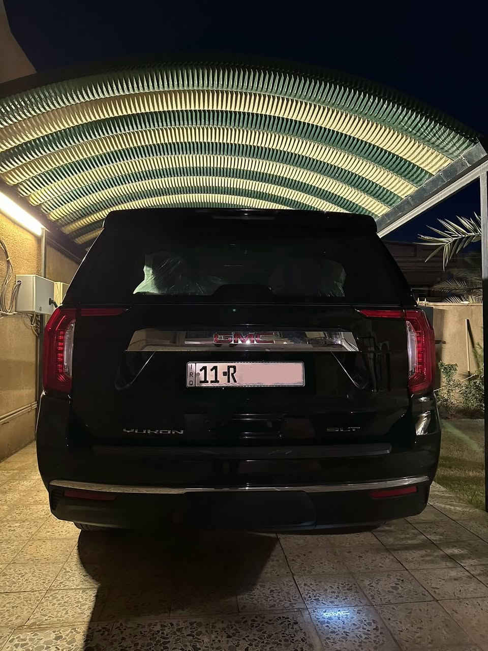 السلام عليكم 
يوكن SLT GMC خليجي مكفولة كفالة عامة تحت ضمان شركة المنصور العراقية للسيارات ماشي 13 الف مغلف PPF 
السعر 535 ورقة وبيها مجال 
 ***********
