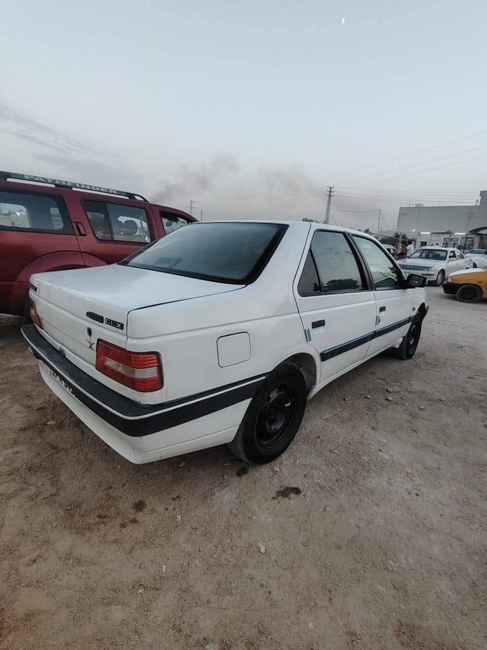 السلام عليكم بيجو 405مديل 10 رقم دولي تبريد شغال تخم تاير  حداديه جديده مكينه وكير كفاله مداور ثاني يوم سياره بيها مكانات صبغ بس اني ابيع احزام مكان سياره النجف الاشرف حي الرضويه السعر 30 وبيها مجال رقم الهاتف ***********
