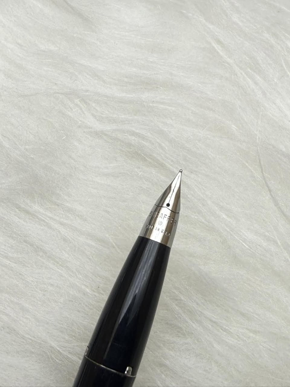 SHEAFFER 
سيت شيفر 
حبر و جاف 
غطاء ستيل والبدن بلاستك
ريشة (سلاية) ستيل
(بستم) بم
انتاج سنة السبعينات
حجم الخط F
جديد غير مستخدم
مع العلبة الاصلية 
للاستفسار المراسله على الواتساب او الاتصال بالرقم  *********** 
يوجد خدمة توصيل داخل بغداد و محافظات #محافظات
