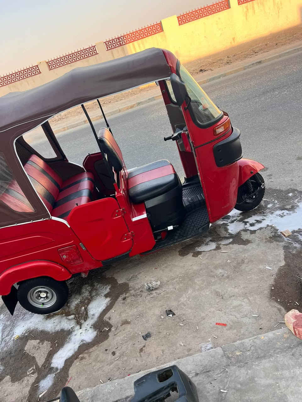 تكتك ٢٢ سنويه كفاله ما عده بارد بل غد فقط 
مكينه مكفوله من التنقيص والتبخير مفتوحه مره وحده فقط كفاله 
كهرباءيات كلهه شغاله 
حدتديه تخم تايرات كله  جديد 
سنويه تحويل ثاني يوم 
تكتك جاهزه وكفاله ابيع فقط الجناي فقط ويداور 
*********** ميسام ام غربه
