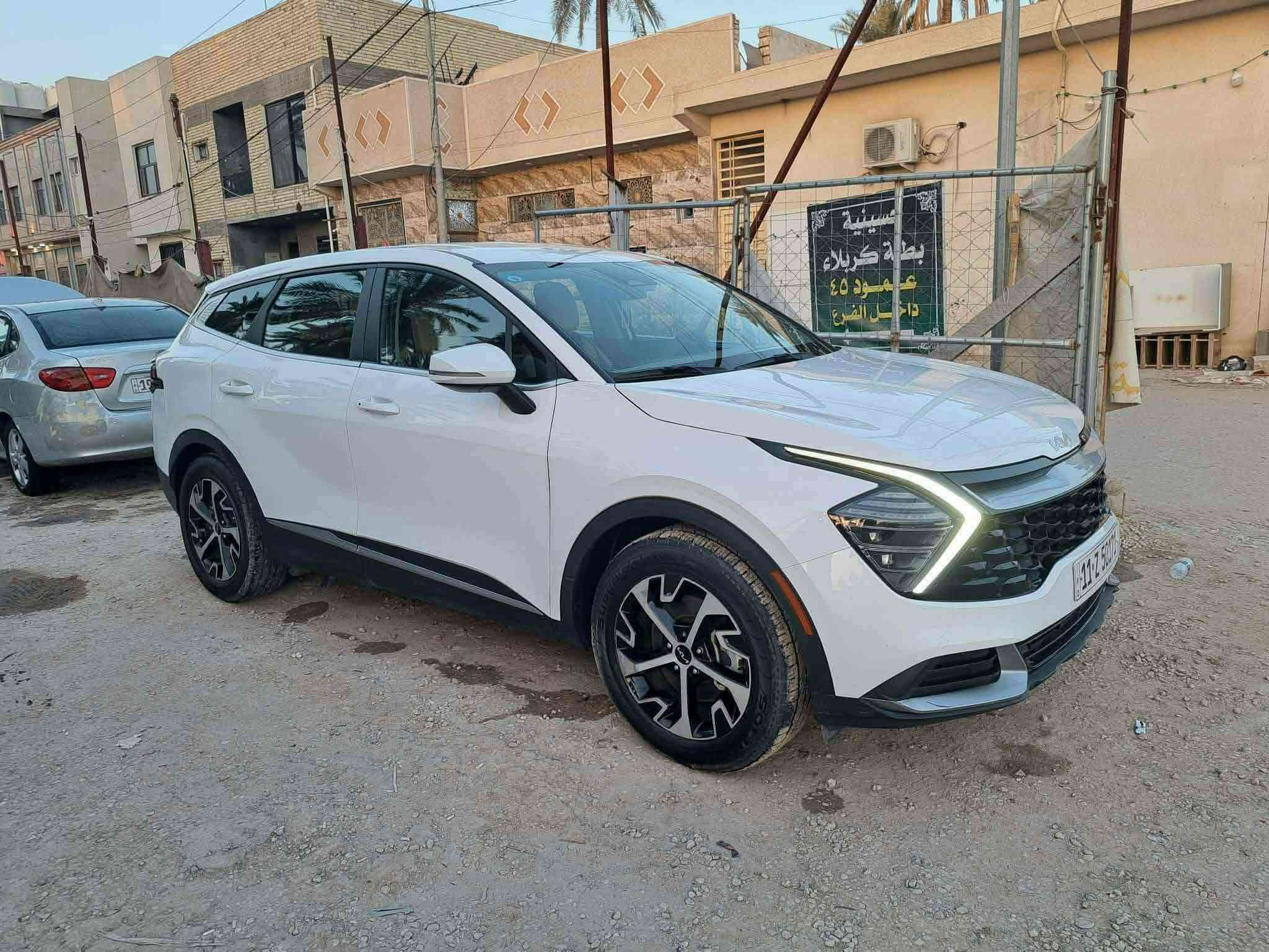 سبورتج فئةExسعره195وبيهه مجال
موديل 2024 وارد امريكي
رقم بغداد بسمي
ماشيه 96 الف
بدون دواخل بدون يرباك 
مكفوله من صبغ وتبديل
 بيه بس بارد بصيط
باقي سياره كفاله كير ومكينه وتبريد 
سياره مستورده اني وعله يدي مال جناي 
مستعجل عله بيعته
العنوان كربلاء ***********

نص مكتوب في الصور:
- 81886644
