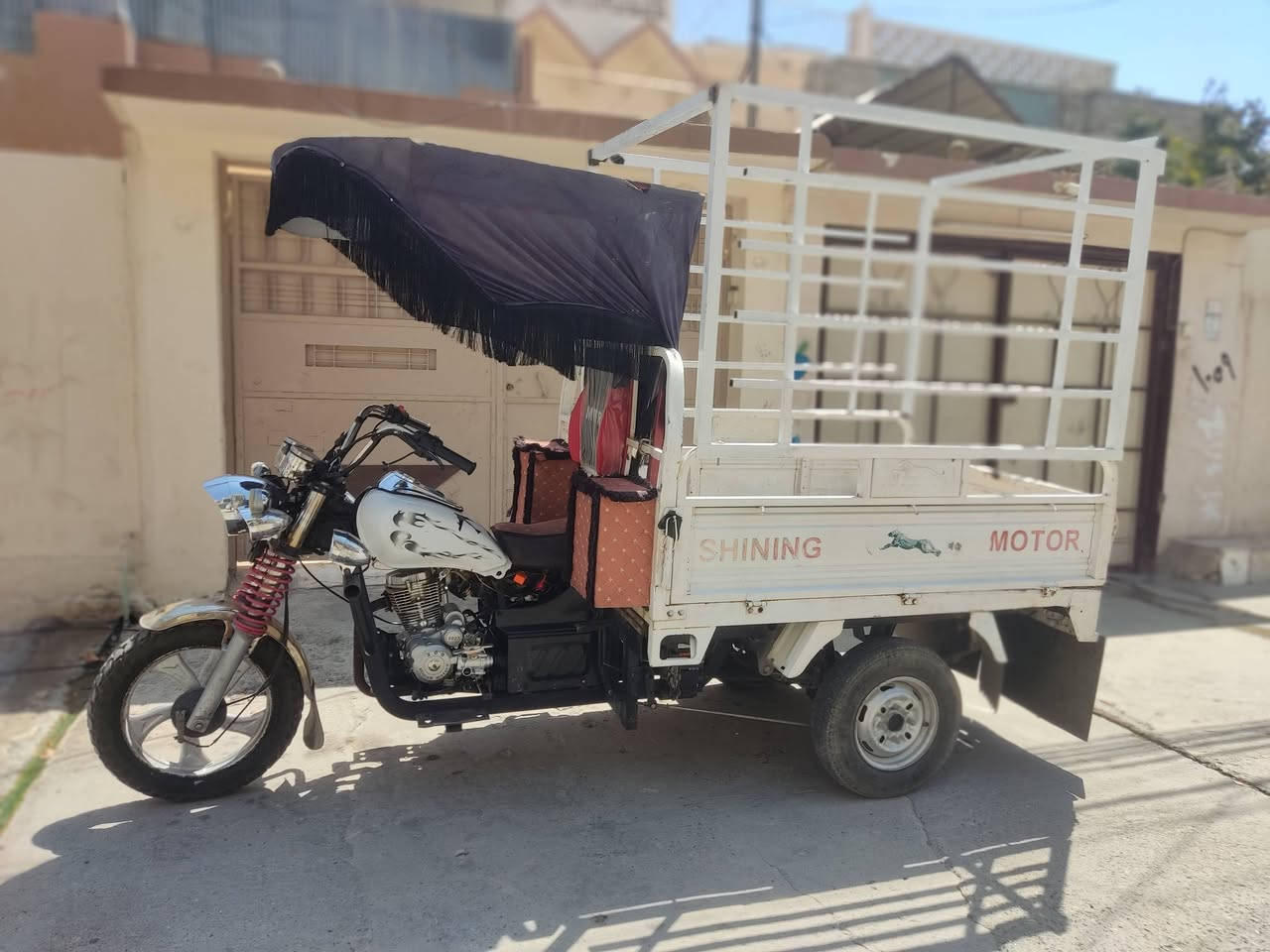 ستوتة للبيع
السعر مليون و350
 كاملة
منفيس 
شاصي ما مكسور 
وايرمنية شغالة 
***********
