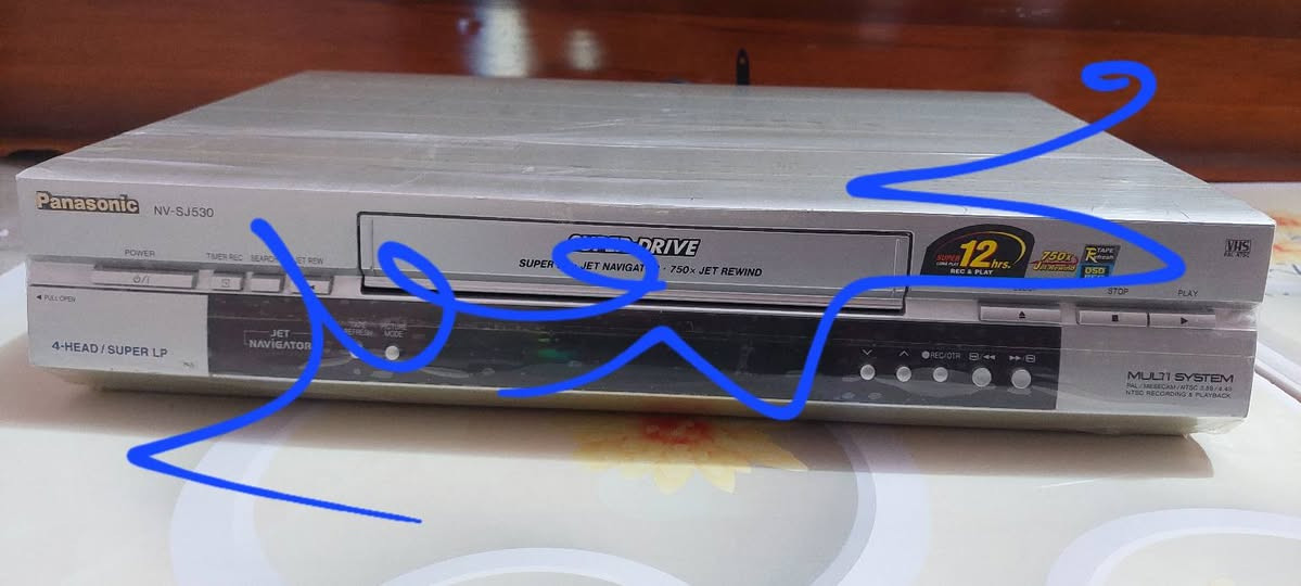 من النوادر
للبيع 
جهاز فديو VHS كاسيت كبير بانسونيك ( Panasonic Super Drive )
  4 هيد  جديد جدا نظافه 100% 
نقص كارتون وريمونت و 1000 عافيه الل ب ي ك و ن 
من نصيبه 
سعر الجهاز (  ع الخاص ) 
خدمه توصيل لكل المحافظات في العراق 🇮🇶 ودول الخارج 
مع شركه الأمين للتوصيل السريع .
للاستفسار اكثر مصور الشباب ميسان شارع المرور القديم حي المعلمين . ***********
***********   إتصال واتساب تلكرام محمدمعله
