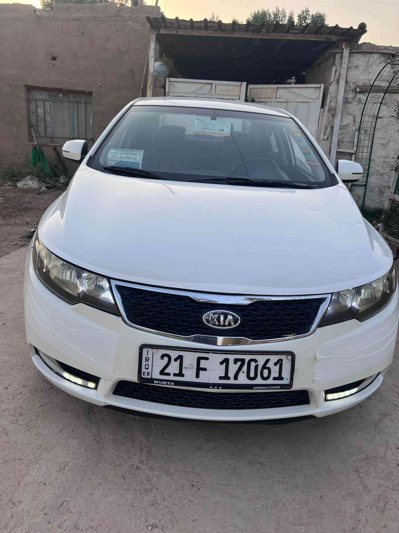 كيا سييراتو 13مكينه 1600رقم هزه سنويه جديدتخم تاير جديد حدادا جديد تدفئه تبريد شغال بيها صبغ قبق صندوك فقط بدون دواخل والباقي مكفول سعر 105مكان السياره واسط الحفريه رقم الهاتف ***********

