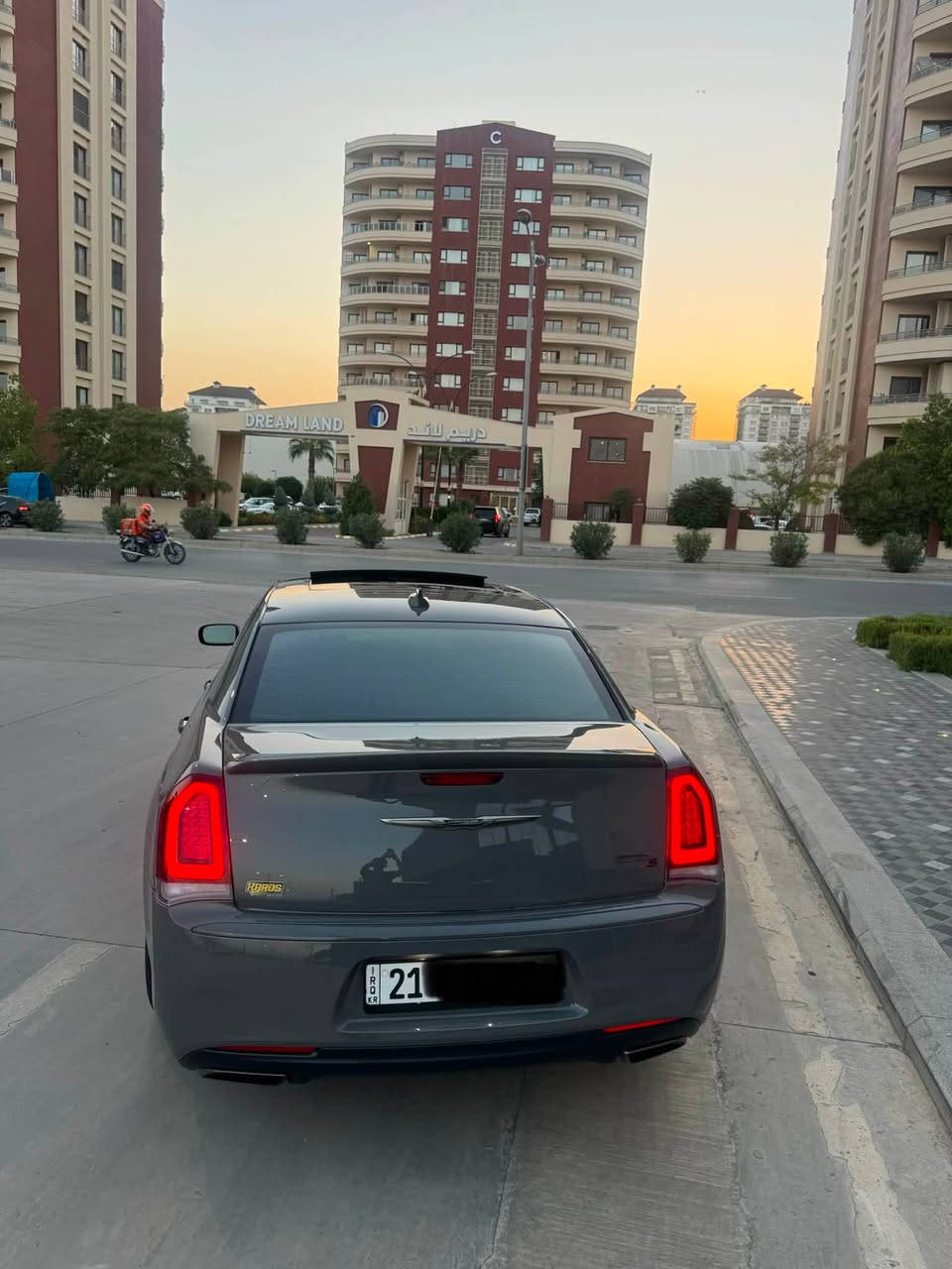 بسم الله الرحمن الرحيم
اوباما موديل 2019 S300 كولد اديشن ⚜️
وارد كندي كلين تايتل 🇨🇦
لون مميز سمنتي🩶
ماشيه 76000mil 
فول فول مواصفات 
بانوراما / كشن جلد / كشنات كهـربائي / كشنات حار / لايتات ليد / لايتات زينون / بصمتين بلادي موجود / تشغيل عن بعد / مرايا هـيتر / حساس / تحديد سرعة / بلاجكتور 
سيارة هـنا بيهـا شبر صبغ وشبر pdr 
كير مكينة ما مفتوح بشرط 
سنوية لحد 2030 جديد 
تحويل وكالة بشرط 
سعر : 278$ وبيهـا مجال
رقم موبايل : ***********
مكان السليمانية
