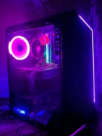 Pc للبيع نظافة واضحة بالصور  كل كراتين القطع موجودة   الكيس  1660 msi ...