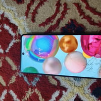 جهاز A71 ذاكره 128  مداخل تصليح  وكع مني و صار بيهه هاي الكسر إلي بل ش...