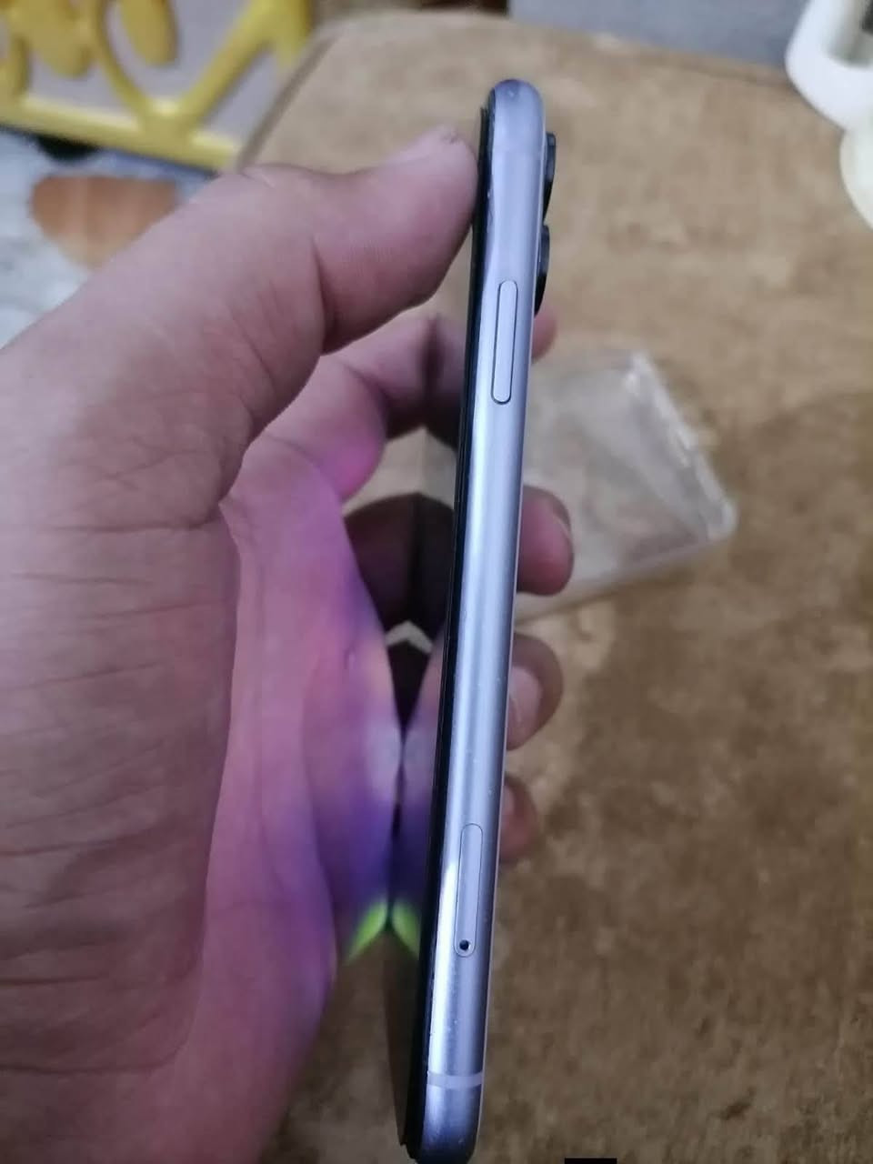 يا الله آيفون للبيع 11عادي لجهاز مبدل شاشه فقط شاشه اصليه مال تفصيخ تجي وشوف لشاشه بيها سواد شويه من جوه فقط بطاريه 81بلاديه أنسا بل صرف ذاكرته 128 شراي اتصل ***********
