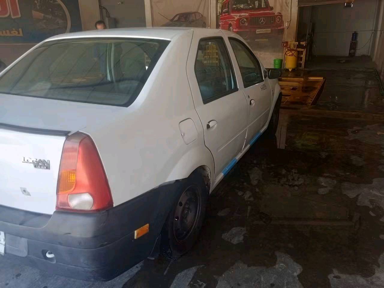 السلام عليكم رينو لوكان 
2009 بسمي تحويل مباشر 
كير محرك مكفول 
حداديه جديده 
بغداد تقاطع النهروان 
السعر 43 اوبيه مجال للطيبين 
رقم الهاتف 
***********