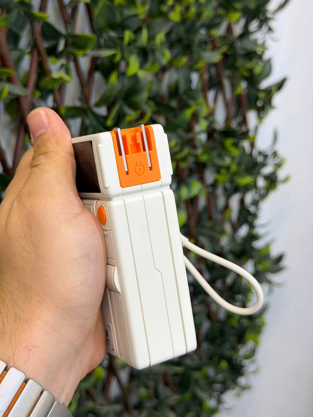 عرض يوم الاثنين 🔥

شاحن طوارئ حجم 20,000mAh
وبقدرة 30w
منفذ قلاب
كيبل مسكه
ماكسيف لاسلكي
وستاند مكتبي 
وشاحن جداري
وبضمان سنة من remax

التفاصيل داخل الفديو

عرض يوم واحد فقط او لنفاد الكميه خلال يوم الاثنين 

————————-

السعر  ٤٥  الف فقط يوم الاثنين لطفاً

————————

توصيل كل العراق ٥ الأف

————————-

للحجز او الاستفسار المراسله على الواتساب

*********** 
***********

————————-

العنوان شارع فلسطين مجاور الكوخ مكتب H&H

————————-

رابط جميع برامج التواصل https:// heylink.me/hussein.handh/

———————-

رابط الانضمام لكروب الواتساب https://chat.whatsapp.com/FvFJNN4B3DU3r8Zw96uhig?mode=gi_t
————————-

رابط الانضمام لقناة الواتساب ‏ https://whatsapp.com/channel/0029VbCZofYISTkPK9NW1729

نص مكتوب في الصور:
- عرض يوم الأثنين فقط 75% Charged 98 FOLDABLE 30W+22.5W 20000mAh 4 IN 1 POWER BANK ON/OFF 30W+22.5W 20000mAh 4 IN 1 POWER BANK ON/OFF سعة كبيرة 20000mAh ماكسييف Magnetic شاحن جداري 30W + 22.5W 3 منافذ شجن 3 Inputs 4 Outputs