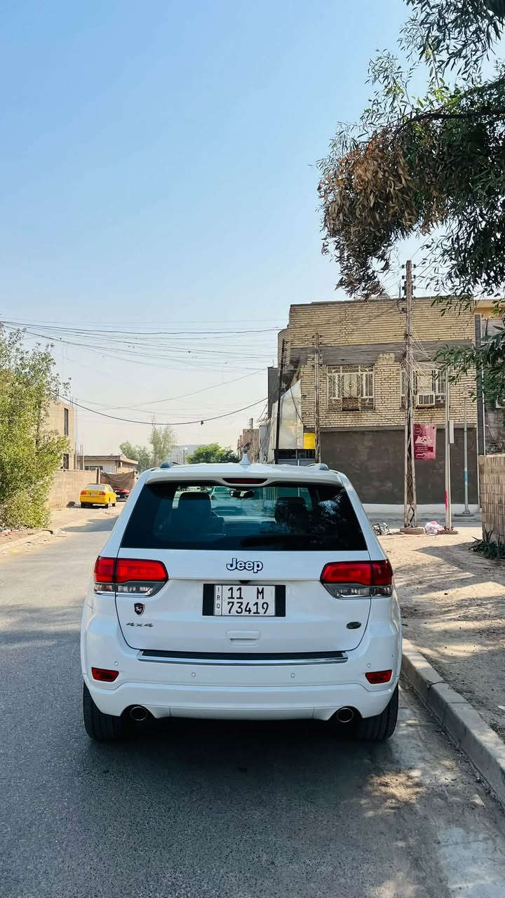 السلام عليكم

للبيع جيب اوفر لاند خليجي 
وكالة ليث العبيدي
موديل ٢٠٢٠
عداد ٥٣ الف كيلو
فول مواصفات
بانوراما
جكات
فور ويل
باب خلفي كهرباء 
٣ شاشات
رادار خلفي + جانبي
حساس امامي خلفي
كامرا خلفية
مقاعد كهرباء + ميموري + تدفئة + تبريد
ستيرن كهرباء
جلد قرميدي
وباقي المواصفات المعروفة
السيارة جديدة ومكفولة كفالة عامة من الضربة والصبغ والبارد
بيهة سيرفس كامل من دهن وفلاتر وتخم تاير جديد
سنوية جديدة وهزة جديدة وارقام جديدة
السعر ٢٩٠ ورقة وبيهة مجال بسيط

***********
***********
