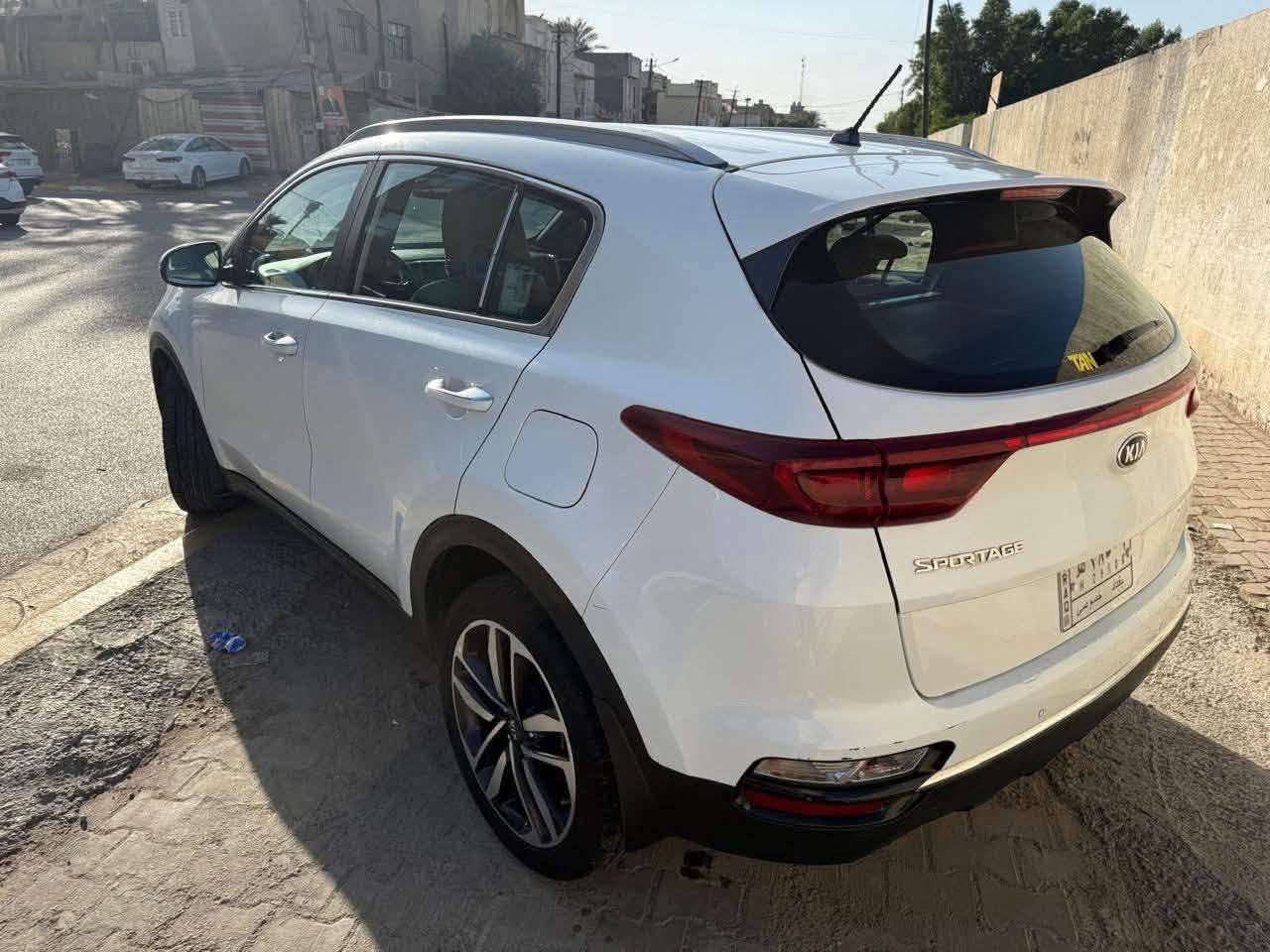 سلام عليكم للبيع سبورتج خليجي 2020 بيسك المجموعه الدوليه سويج مو بصمه ماشيه 59 رقم بغداد الجديد شاشه ابل كار بلي مود درايف وحساس تبريد امامي خلفي كامره خلفيه حساسات امامي خلفي تحكمات مري اشاير مري شفط تخم تاير جديد بيهه بارد بسيط بالجاملغ الامامي مكان بغداد للاتصال ***********
