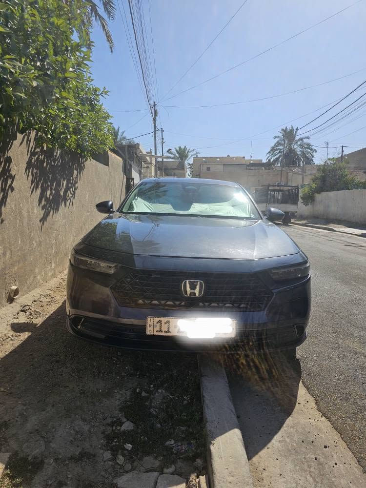 هوندا اكورد 2024 محرك 1500 تيربو موصفات lx يعني نص فول 
بصمه
 كامره خلفيه
 شاشه 
3 انظمه قياده 
هند بريك دكمه
ويل 17  
السياره ماشيه 40 الف كيلو 
بيه نقص رادار
مرقم بغداد باسمي 
حادثها بنيد مبدل ومصبوغ  والجاملغ الايمن بارد فقط باقي غراضها كلها بلاديها الدعاميه واللايتات والراديتر 
صار اهنا بالعراق عندي صبغ بيها باب الخلفي عكس سايق
عندي بيها سونار جديد
السعر 143 ورقه
الرقم *********** بغداد, العراق
