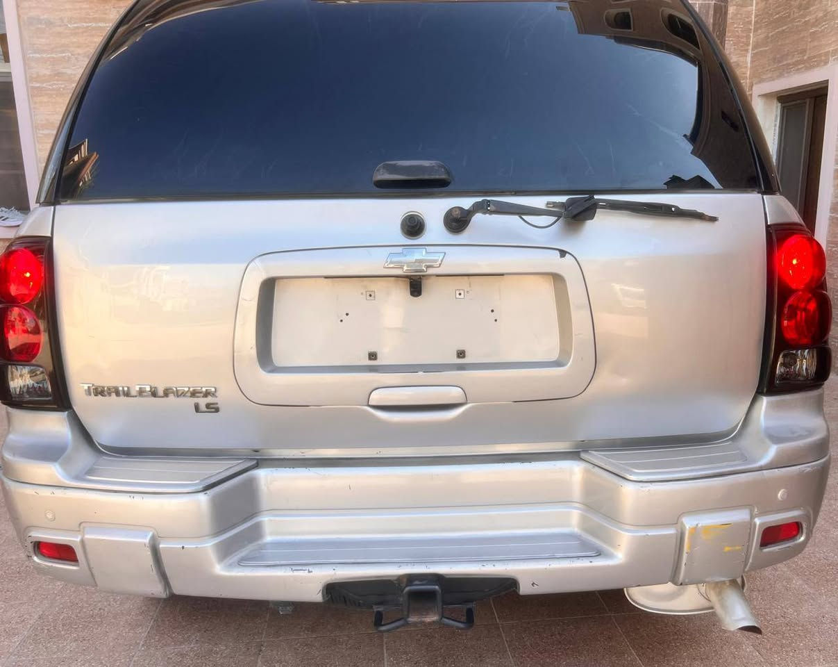 بلايزر ٢٠٠٥ نظيفه كير محرك قبغ اسود بيها صبغ قطعتين مسويلها ادامه كامله صدر بولبرنات اماميه دسكات دبلات  تخم تاير باتري   فيت بم بلكات نوزلات شاشه كامره سياره جاهزه بدون نواقص للاستفسار الاتصال ***********
