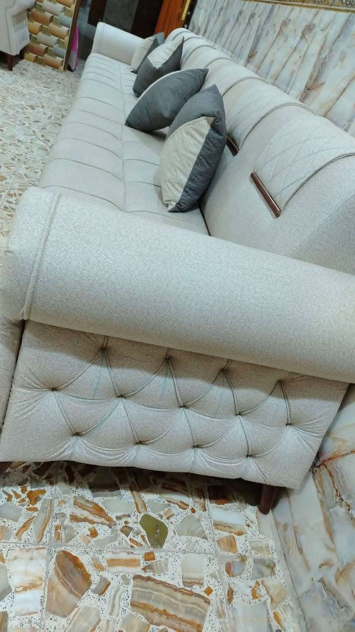 سلام عليكم
تخم ديوان كورنر لون أوف وايت قياس ١٤ متر ونص ٢٠ مقعد كورنر تجي بيه قنفتين مفصوله مع ٢ زاويه تفصال بالدرجه الأولى شغل بلوك اسود كله الثقيل خالي من ال ان دي اف سفنج مضغوط مميز أول مع طبقه اكسترا طبي بولستر قماش كتان ناعم تركي ضمان حقيقي ٥ سنوات اتصال ***********
