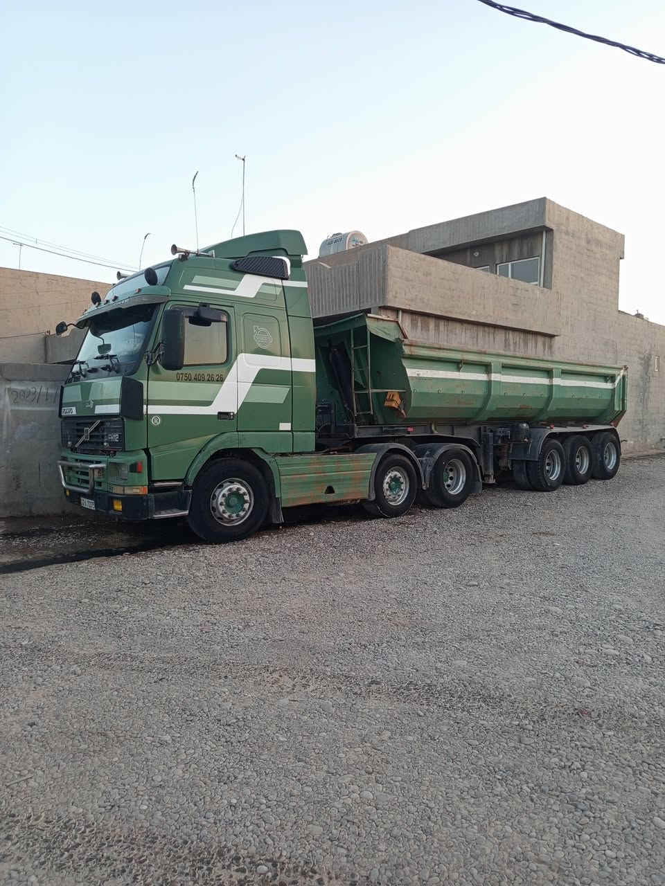 فالفو للبیع مودیل 2000 کیر اوتوماتیک حجم 460 هاف تبرید شغال شاصی باج گیر محرک اکسل شرط رقم اربیل رقم سنەویە جدید 29 عربانە جوبلیس دناکیر 14  شرط تحویل  ***********/  *********** بی واتساب مکان سیارە اربیل
