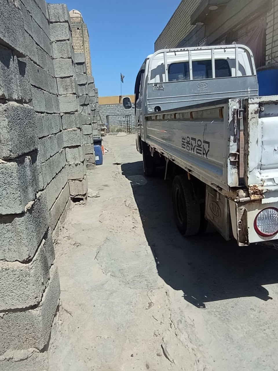 سلام عليكم كيه ام عيون مديل ٢٠٠١ سياره حلوه كله شغال مكينه كير حداده
خير من الله سياره بيهه رقم الخلفي ضايع 
السعر ٦٠ بيهه مجال 
*********** بغداد شعله
