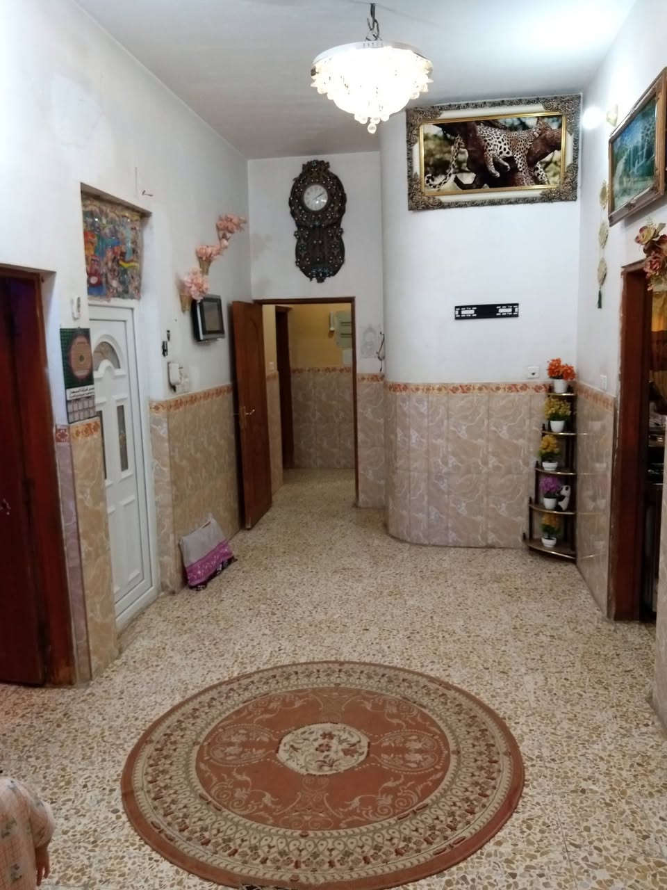 بيت للبيع 100م طابقين مربع 10*10 مقابل جامع اهل البيت رقم الهاتف ***********
