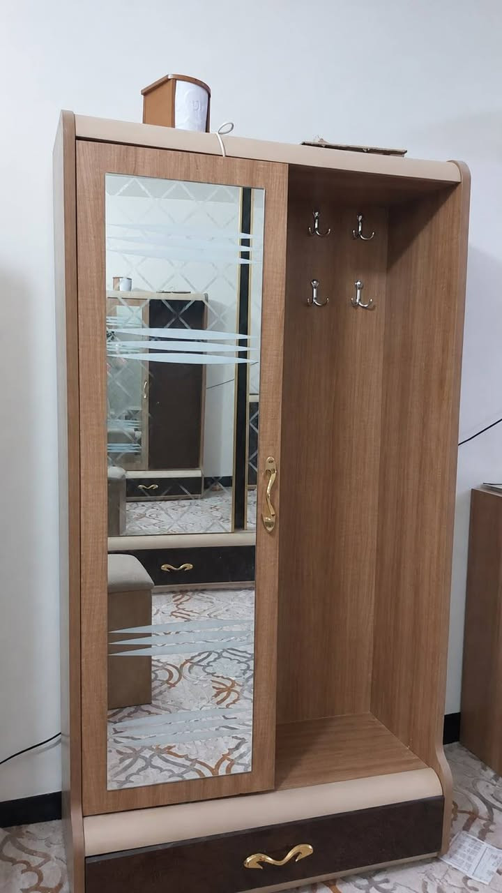 ١٠ قطع • خزائن