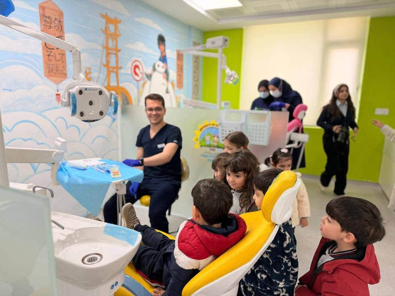 السلام عليكم
احنه طالبات طب اسنان مرحلة رابعة - جامعة السليمانية 
مستعدين لأستقبال حالات قلع، تنظيف، حشوات، بأسعار رمزية او مجاناً (العدد محدود)
(اذا عندك الم غير محتمل بالسن او  جدك او بيبيتك يحتاجون قلع لاسنانهم حتى يسوون تخم ويكدرون ياكلون براحتهم او اذا عندك جذور تريد تقلعهم قبل الزراعة او الجسر، او اذا طفلك اسنانه مسوسة و تريد عيادة مخصصة للاطفال) تعالو تفضلو للعيادة حتى يتم فحص المريض من قبل دكتور الاسنان ويقرر العلاج المناسب

للاستفسار يرجى الرد على البوست او ارسال رسالة على الخاص  او الرقم ***********
او تواصلو مباشرةً على الصفحة
