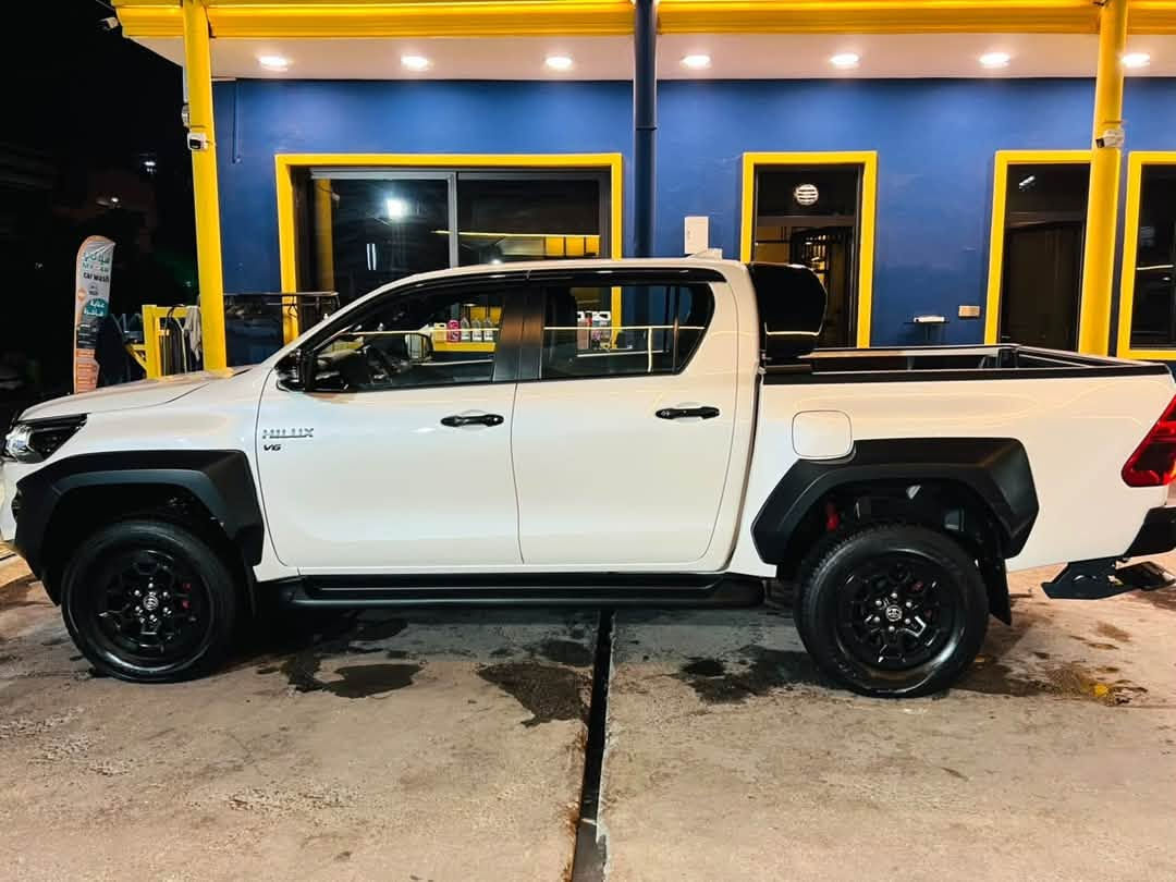 🚘 للبيع | Toyota Hilux GR
🔹 الموديل: هايلكس GR
🔹 سنة الصنع: [2024]
🔹 اللون: [ابيض]
🔹 الممشى: [52000]
🔹 المحرك: [4000]
🔹 القير: [أوتوماتيك]
🔹 الدفع: [4×4]
🔹 المواصفات: [اعلى مواصفات]

✅ السيارة نظيفة جداً
✅ استخدام شخصي
✅ بدون مشاكل / الفحص حسب رغبة المشتري
✅ جاهزة للاستخدام

💰 السعر: [41000]
📍 الموقع: [بغداد]
📞 للتواصل: [***********]

للجادين فقط، والبيع أصولي.

