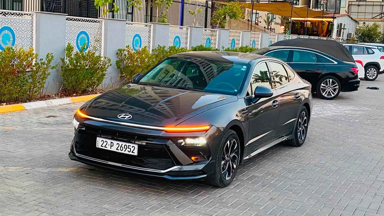 السلام عليكم ( للبيع فقط ***********)
سوناتا موديل 2024 الشكل الجديد
لون رصاصي على زيتوني 
دخول جديد قبل يومين رقمتها اربيل
السياره بدون حادث تصادم وجميع الايرباكات سليمه
حادثها تخريب وموضح بالصور 
الجاملغات الاماميه مفتوحه واجتي داخل السياره مابيهن قطرة صبغ 
والداير مال الجاملغ الخلفي وحافة الباب 
صلحتهن صبغ فقط اثر شخط وطعجه بسيطه بصور امريكا واضحه
يعني كل جسم السياره عندك داير الجاملغ بي صبغ وحافة الباب فقط
الباقي مكفول من الصبغ شرط السونار 
السياره ليبل واحد وبجمها وخلفها كله على وضع الشركه 
كير ومحرك وصدر وتبريد بوضع الزيرو
مواصفات sel تجي فول بدون بانوراما
🔹محرك 2500 تنفس طبيعي 
🔹شاشه ايباده كبيره متصله وعداد الكاروني
🔹بصمة تشغيل + بصمة ابواب 
🔹رادارت 360 درجه +تشغيل عن بعد
🔹حساس امامي وخلفي 
🔹قياده اليه + تحديد مسار + 4 انظمه للقياده
🔹كامره خلفيه + نظام خرائط gps
🔹كشن السائق كهرباء+ تدفئه بالكشنات والستيرن
🔹ماشيه 30 الف بعدها على مشي امريكا
وباقي المواصفات المعروفه 
اخوان السياره مابيها نقص وجاهزه    
السعر 175 مكاني بغداد / المنصور 
***********
