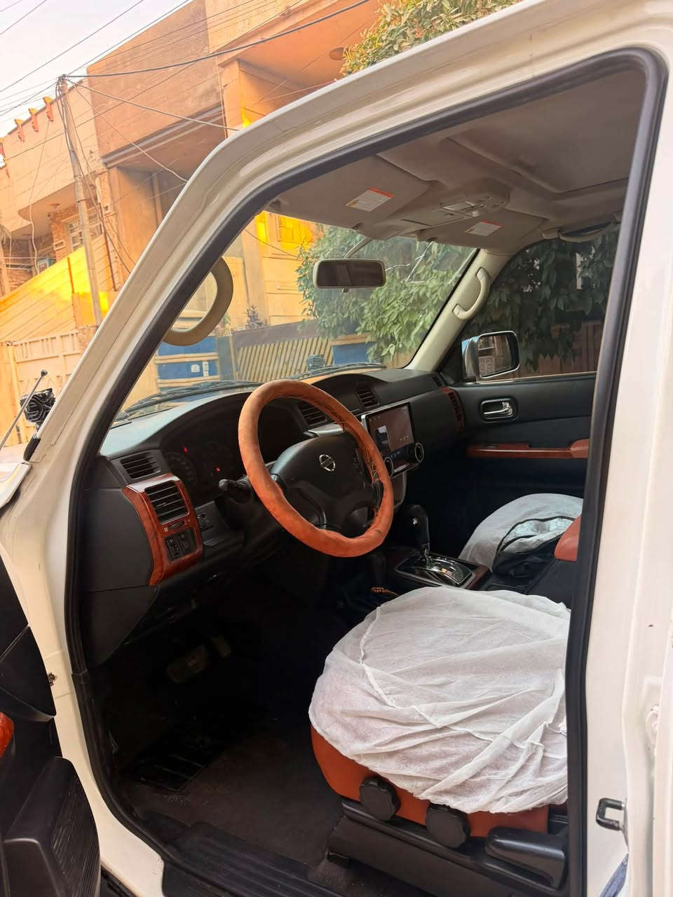 السلام عليكم باترول سفاري 2018
رقم بغداد بسمي 
سلايد 
3 قطع تبريد 
ثلاجه 
كير اوتو ماتيك
شاشه كامره 
كشنات جلد 
مكينه بانزين 6 سلندر 4800
السياره مكفوله من الصبغ بيه بارد قليل جدا بلباب الخلف باب السايق 
ماشيه 116 الف 
مكان السياره بغداد 
السعر عند الاتصال 
*********** 
اعتذر غير متواجد على الفيس @
